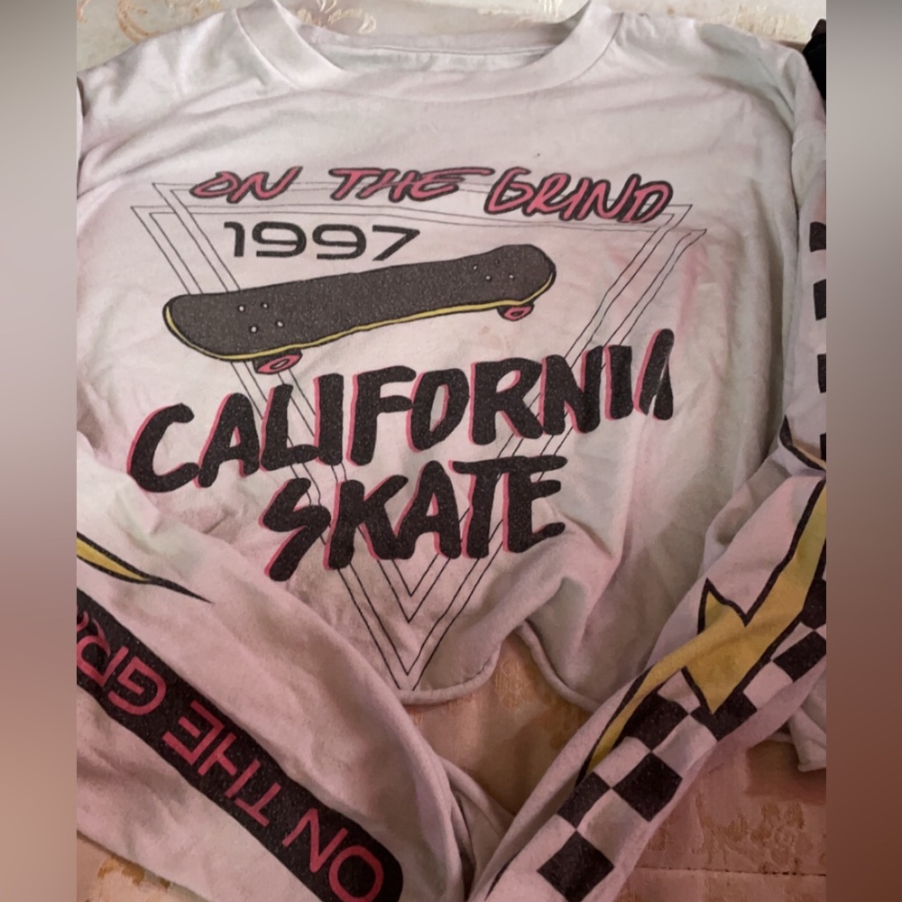 Cropped graphic tee